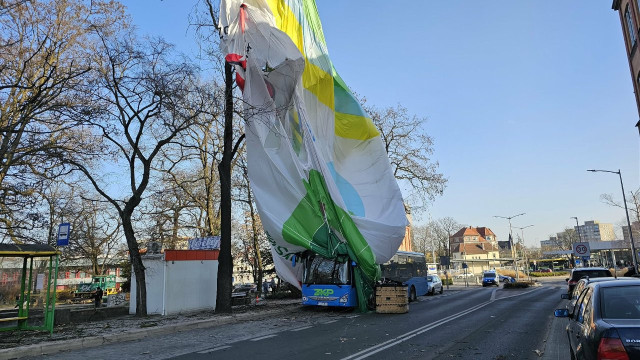 Tragiczny wypadek balonu w Zielonej Górze – jedna osoba nie żyje. Policja ujawnia nowe szczegóły zdarzenia