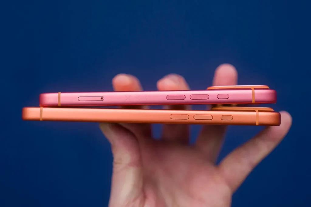 Dlaczego pomarańczowy iPhone 17 Pro robi się różowy: przyczyna i co robić