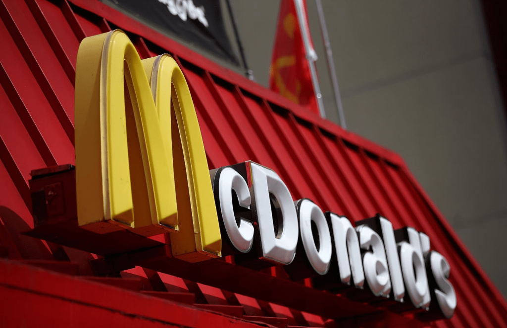 McDonald’s wprowadza trzy różowe nowości – czy McFlurry i Sakura Sprite pojawią się w Polsce
