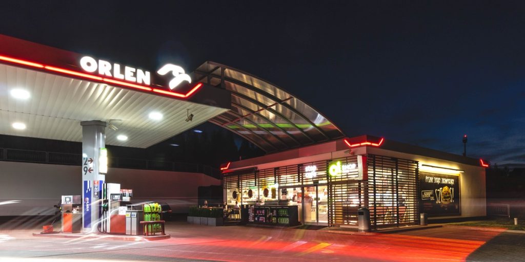 Akcja na paliwo na Orlen. Koncern obniża marże – eksperci tłumaczą skutki