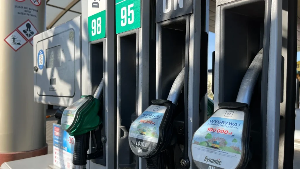 Ceny paliw 2026: benzyna i diesel drożeją. Ile „powinno” kosztować tankowanie w Polsce