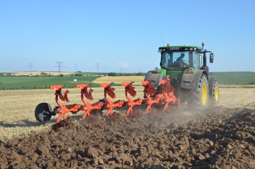 Najlepszy czas na oranie ogrodu w Polsce – kalendarz ogrodnika 2026