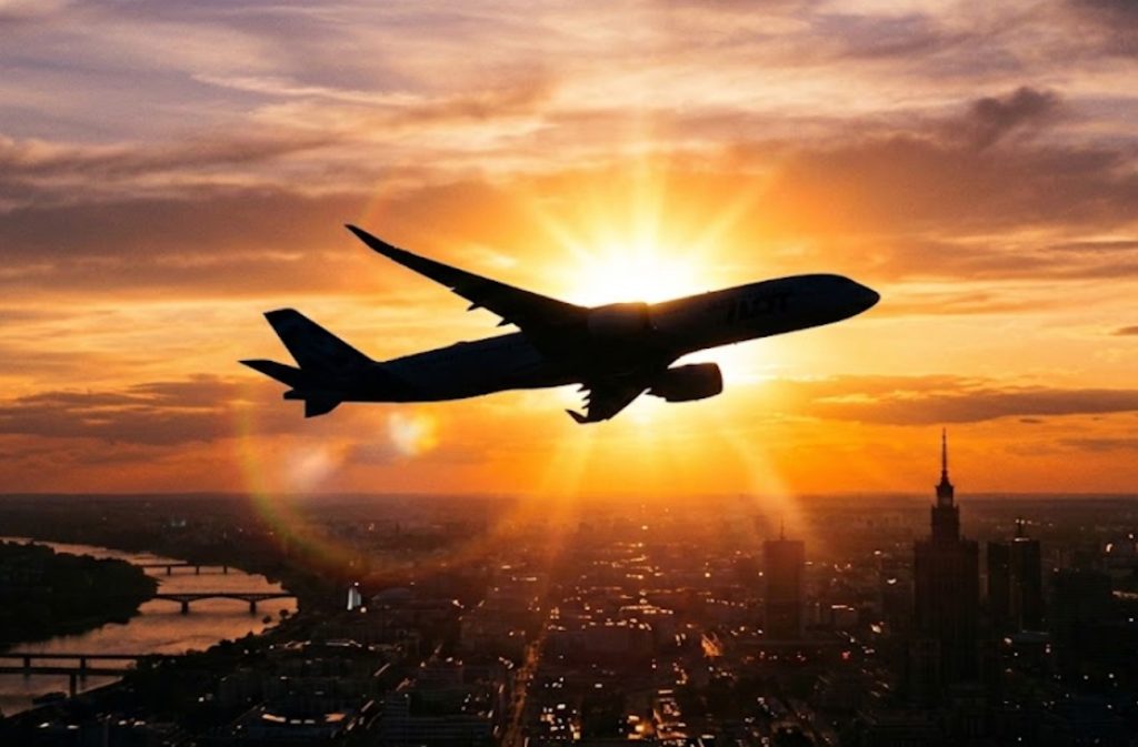 Polska ograniczy loty nad wschodnią częścią kraju na trzy miesiące: powód i nowe zasady ruchu lotniczego. Со zmieni się dla samolotów