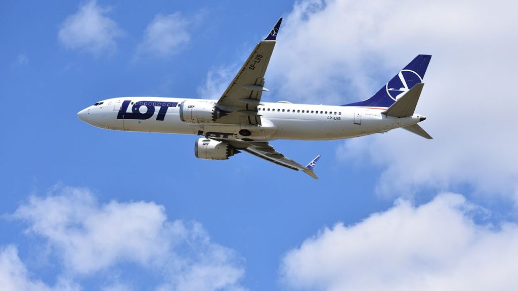 Polska ograniczy loty nad wschodnią częścią kraju na trzy miesiące: powód i nowe zasady ruchu lotniczego. Со zmieni się dla samolotów