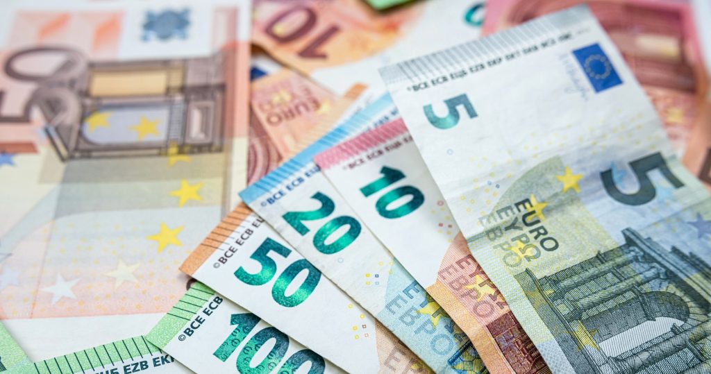 Kurs euro i złotego pod presją wojny. Prognoza i co dalej z rynkiem