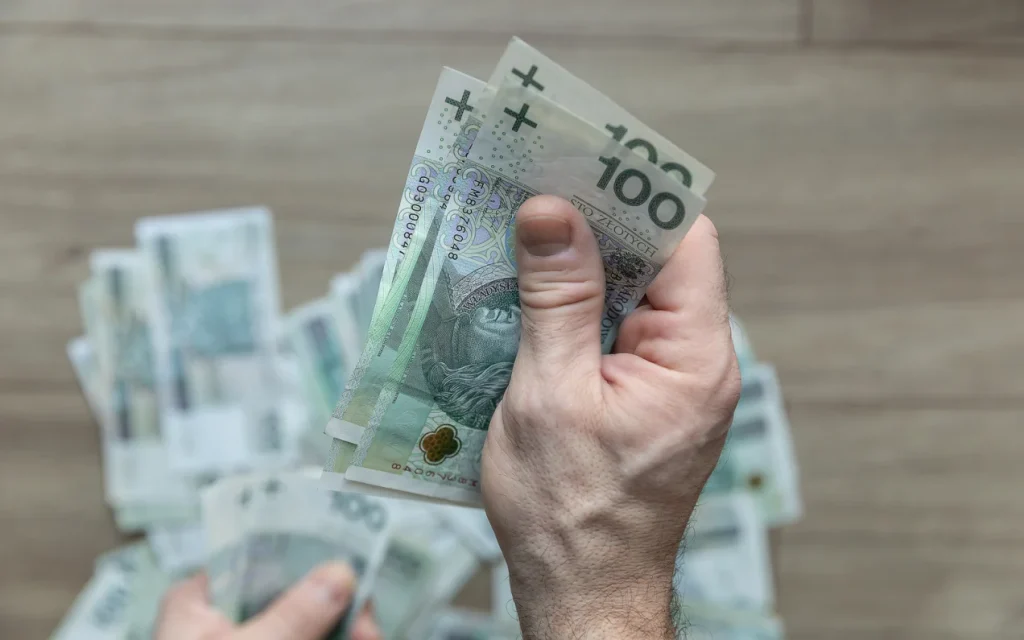 Trzynastka i czternastka w 2026 roku. Kiedy wypłata i ile dostaną seniorzy