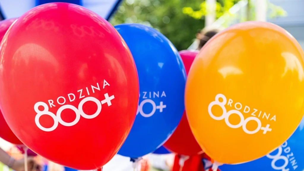 800 plus do likwidacji – w zamian niższe podatki dla wszystkich