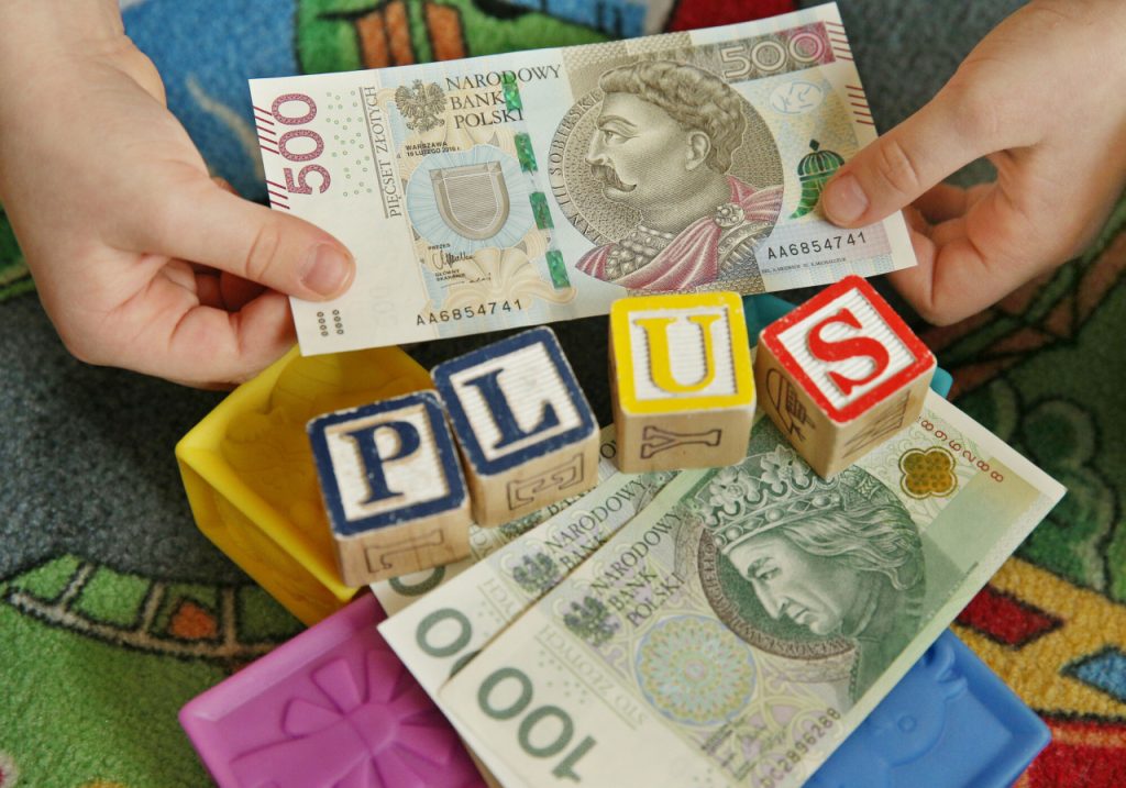 800 plus w 2026: nowe zasady, progi dochodowe i zmiany