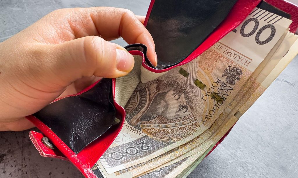 Jak zdobyć 900 zł od PKO? Szczegóły promocji krok po kroku