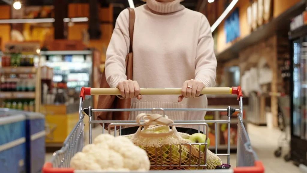 Niedziela handlowa 26 kwietnia 2026: godziny otwarcia sklepów w Polsce – kiedy i gdzie kupisz wszystko przed majówką