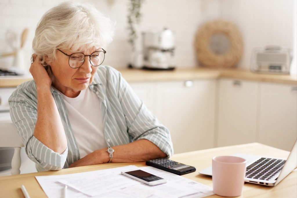 Waloryzacja emerytur 2027. Ile wzrosną emerytury? Nowe wyliczenia mogą rozczarować