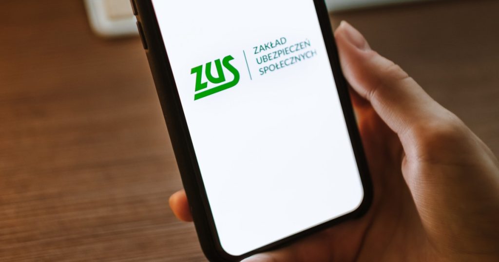 Fałszywi konsultanci ZUS wyłudzają pieniądze od emerytów – jak działa schemat