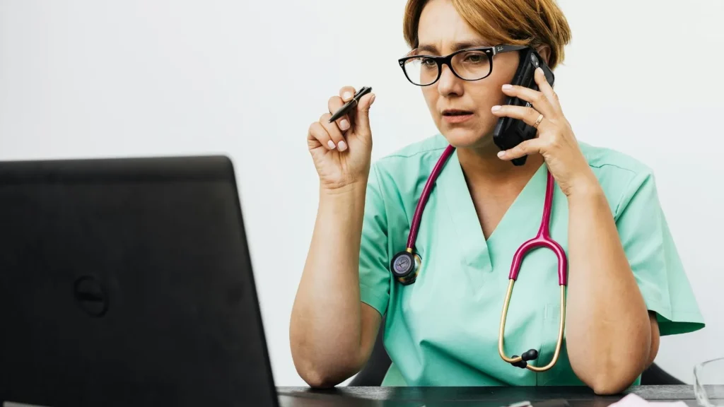 Polska podnosi płace w służbie zdrowia: ile zarobią lekarze i pielęgniarki. Nowe stawki dla służby zdrowia 2026