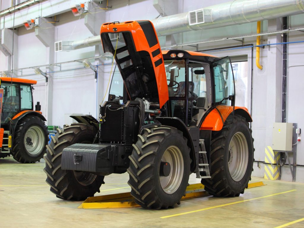 Ile zarabia operator kombajnu za granicą? Niemcy, Dania, Australia. Najlepsze oferty pracy dla operatorów maszyn rolniczych w Europie