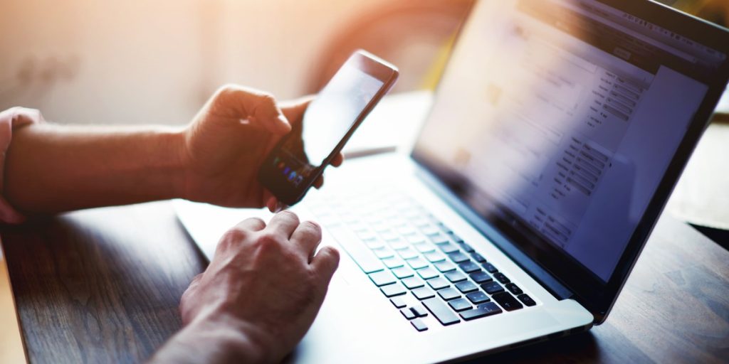 Abonament RTV dla firm: komputery i smartfony objęte opłatą