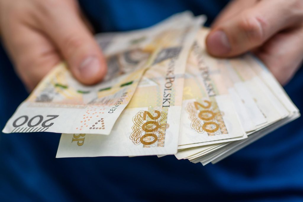Zarobki w Polsce 2026: kto zarabia najwięcej, a kto najmniej