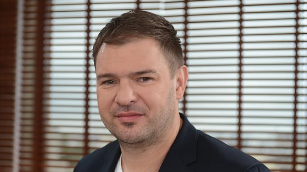 Tomasz Karolak: wiek, dzieci, partnerka i największe role aktora Tomasz Karolak: wiek, dzieci, partnerka i największe role aktora