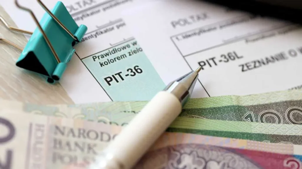 PIT 2026 – wysokie kary za spóźnienie. Co zrobić, by ich uniknąć