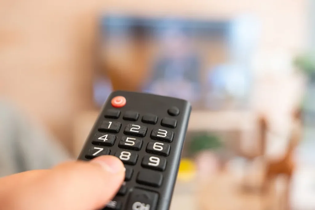 Abonament RTV 2027: nowe stawki za radio i telewizor uderzą w portfele. Kto ma zwolnienie i ile wyniosą kary
