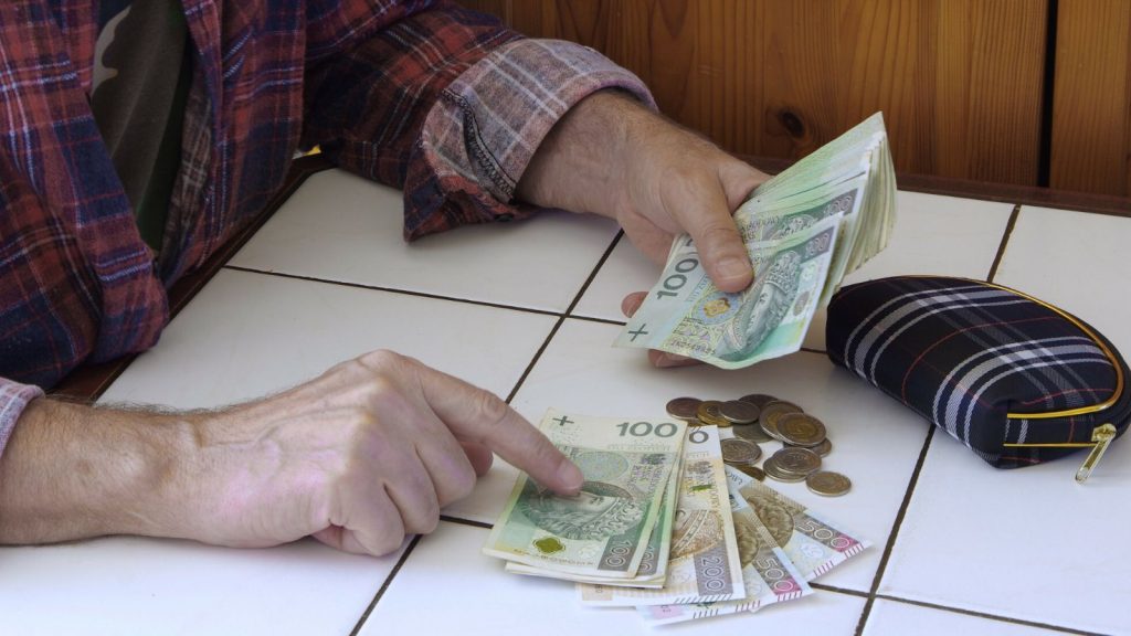 Wyższe emerytury i pensje w 2027 r. Nowe propozycje na stole