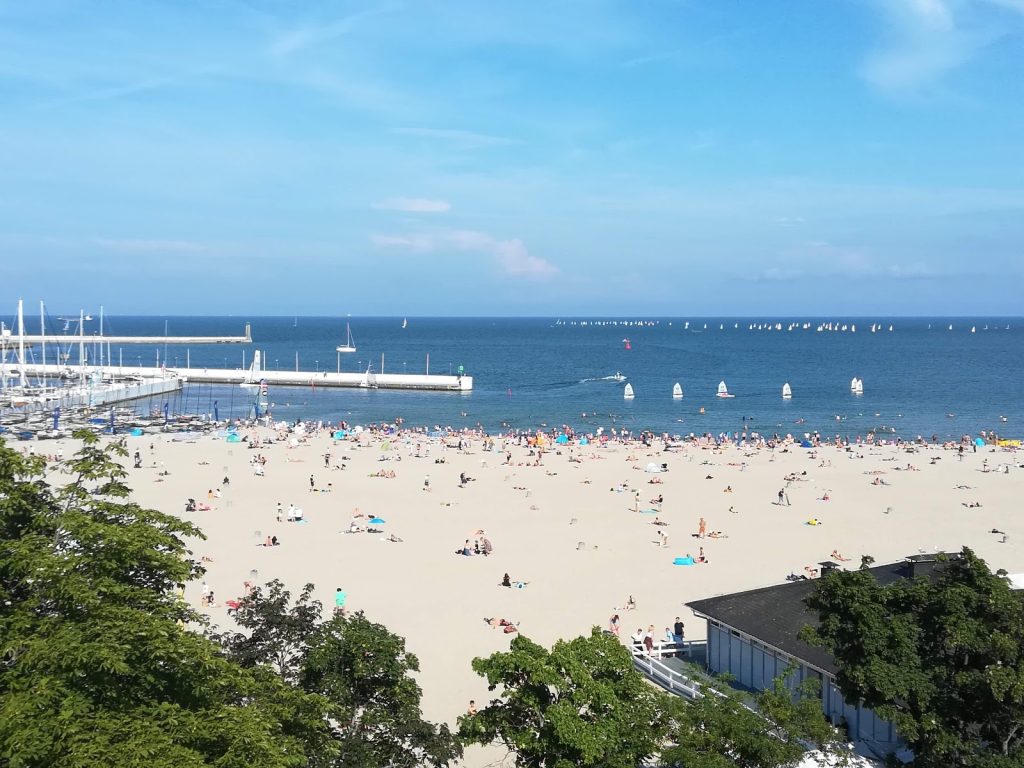 Plaże w Gdyni 2026: gdzie można się kąpać, najlepsze miejsca, jak dojechać