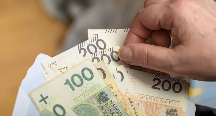 Nowe terminy wypłat z ZUS. Sprawdź, kto otrzyma emeryturę jako pierwszy