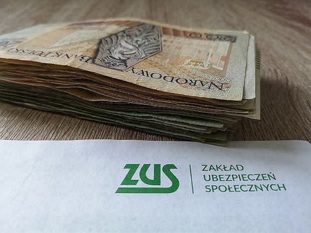 Podwyżki emerytur i rent w 2027 roku. Sprawdź, ile może wypłacić ZUS