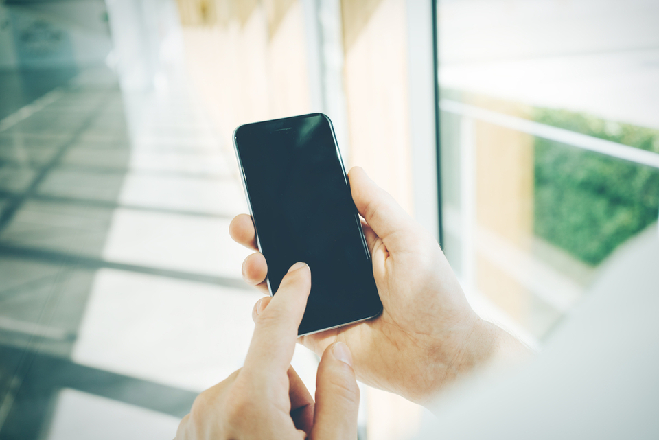 Asystenci AI w telefonach pod lupą UE. Nowe zasady mogą zmienić Androida i iPhone’a Asystenci AI w telefonach pod lupą UE. Nowe zasady mogą zmienić Androida i iPhone’a