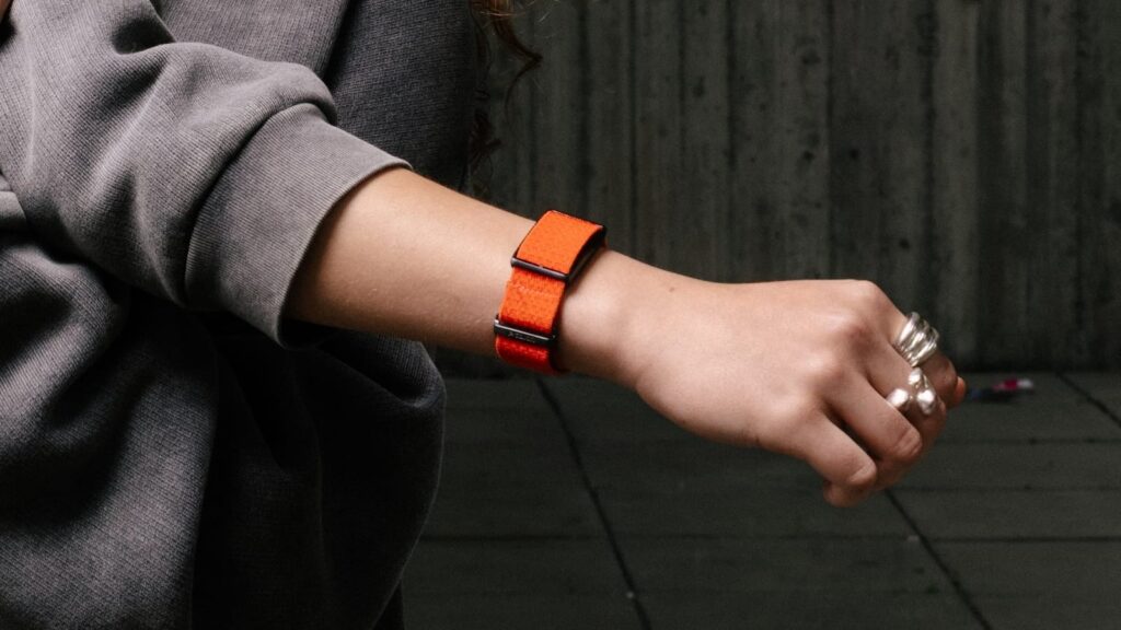 Nowa opaska Garmin Cirqa. Funkcje zdrowotne, cena i możliwa premiera