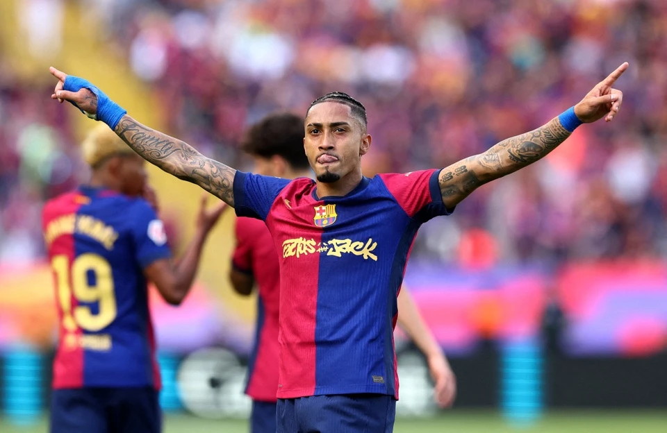 Mundo Deportivo: Hansi Flick chce odzyskać Raphinhę. Barcelona ma plan na sezon 2026/27