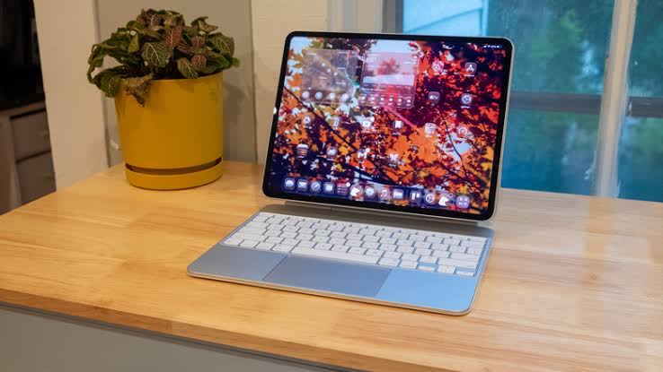 iPad Pro M5 – czy może całkowicie zastąpić laptopa? Cena w Polsce iPad Pro M5 – czy może całkowicie zastąpić laptopa? Cena w Polsce