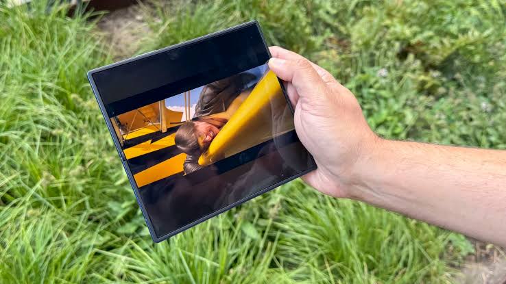 Samsung Galaxy Z Fold7 zamiast tabletu – dla kogo taki smartfon ma sens? Cena w Polsce