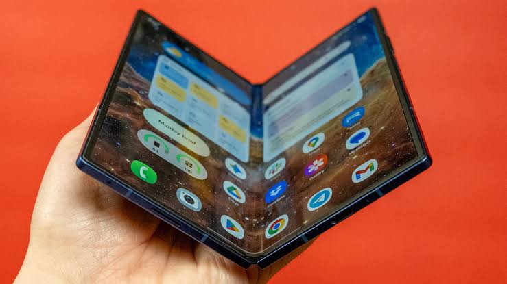 Samsung Galaxy Z Fold7 zamiast tabletu – dla kogo taki smartfon ma sens? Cena w Polsce Samsung Galaxy Z Fold7 zamiast tabletu – dla kogo taki smartfon ma sens? Cena w Polsce