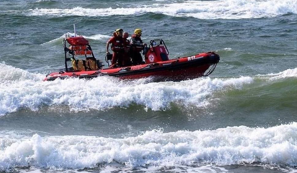 Tragedia w Darłówku. Prąd porwał dwoje pływaków, nie żyje 53-latek Tragedia w Darłówku. Prąd porwał dwoje pływaków, nie żyje 53-latek