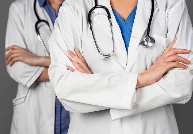 Limity płac medyków w 2027 r. Stawka 240 zł będzie nieaktualna