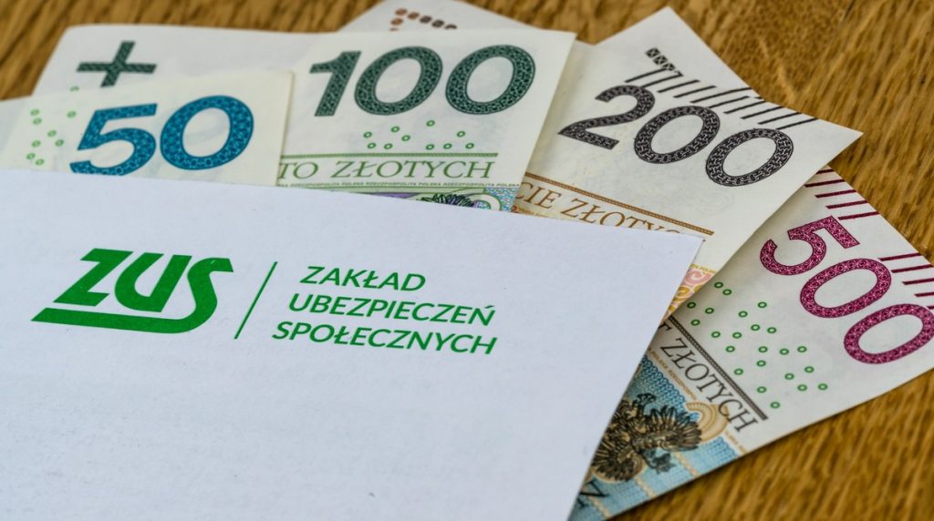 Świadczenie pielęgnacyjne 2026: warunki i kwota