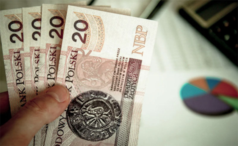 Zasiłek pielęgnacyjny 2026: kto dostanie i ile