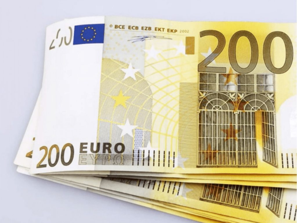 Nowe banknoty euro coraz bliżej. Co stanie się ze starymi pieniędzmi