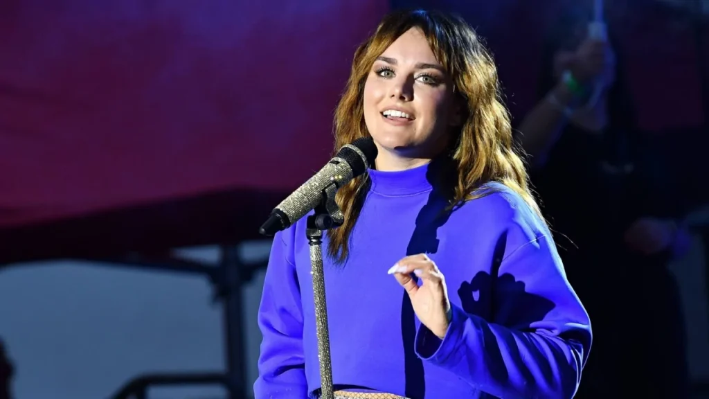 Ewa Farna: wiek, mąż, syn, kariera