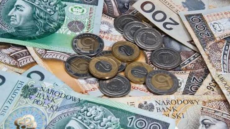 Płaca minimalna 2027 wzrośnie do 4950 zł. Tyle pracownik dostanie na rękę