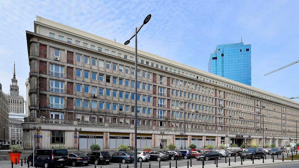 Kary UOKiK dla ING, Erste, Banku Pocztowego i Plus Banku: co zmienia się dla klientów i ich opłat Siedziba Urzędu Ochrony Konkurencji i Konsumentów przy placu Powstańców Warszawy 1 w Warszawie